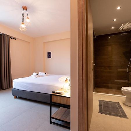Mini Suites Near Athen'S Airport Free Shuttle From And To Athen'S Airport Spáta エクステリア 写真