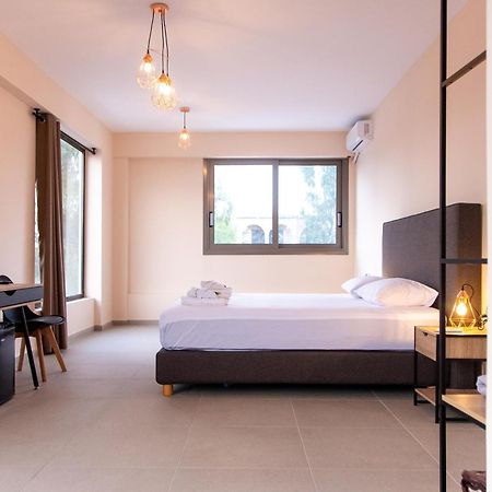 Mini Suites Near Athen'S Airport Free Shuttle From And To Athen'S Airport Spáta エクステリア 写真