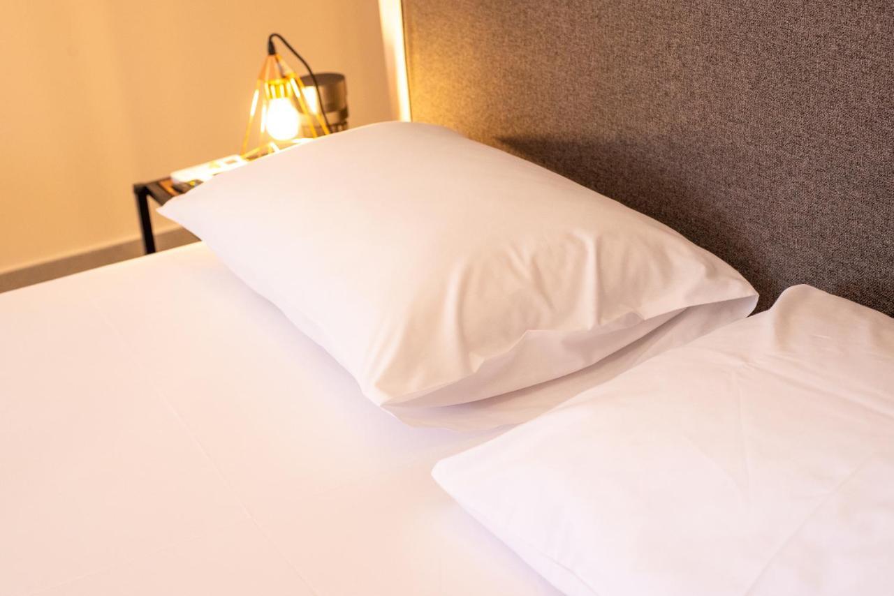 Mini Suites Near Athen'S Airport Free Shuttle From And To Athen'S Airport Spáta エクステリア 写真