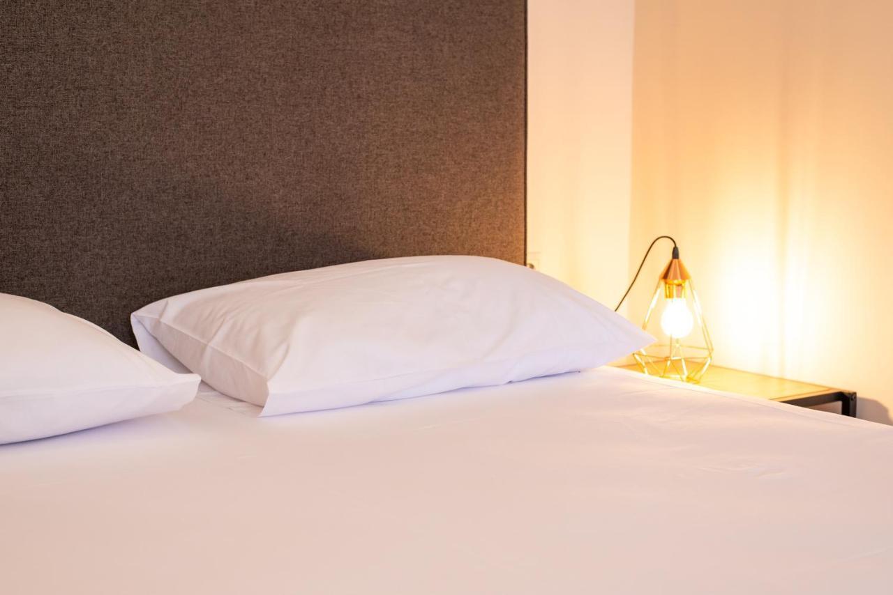Mini Suites Near Athen'S Airport Free Shuttle From And To Athen'S Airport Spáta エクステリア 写真