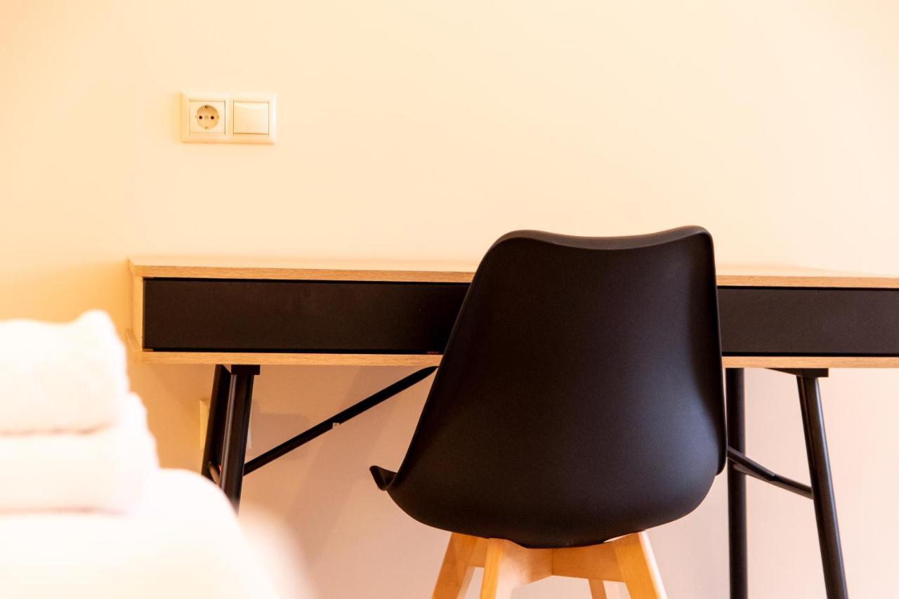 Mini Suites Near Athen'S Airport Free Shuttle From And To Athen'S Airport Spáta エクステリア 写真