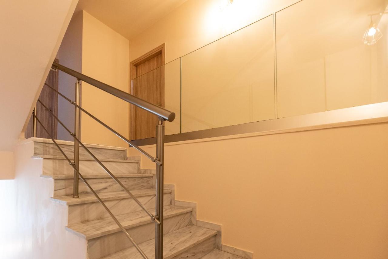 Mini Suites Near Athen'S Airport Free Shuttle From And To Athen'S Airport Spáta エクステリア 写真
