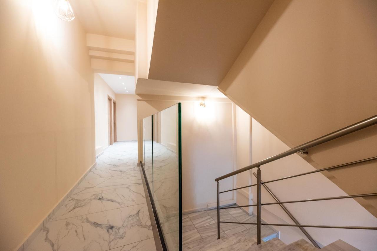Mini Suites Near Athen'S Airport Free Shuttle From And To Athen'S Airport Spáta エクステリア 写真
